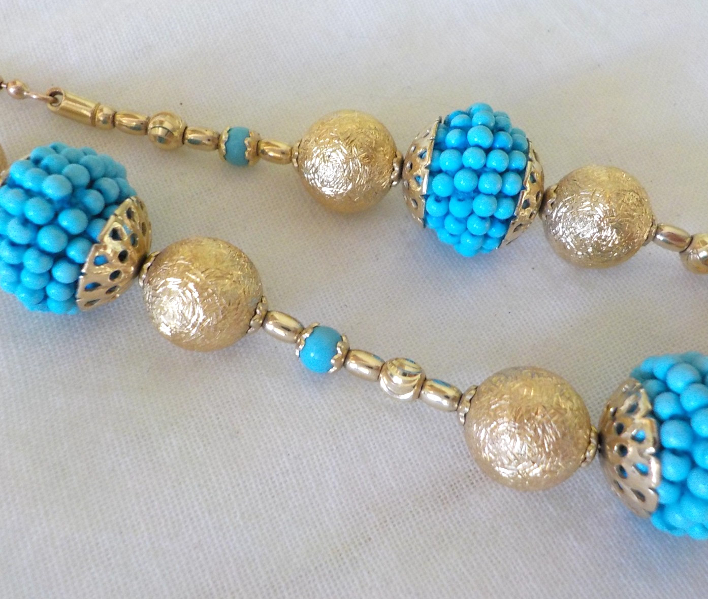 Solid 14K Yellow Gold Beaded Turquoise Diamond Cut Necklace – 18.3 gms, 20.5 in