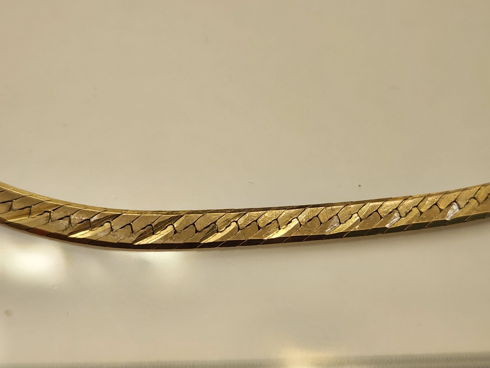 14K Y GOLD Herringbone REVERSIBLE Necklace 11.1 Grams 15 1/4″ Diamond Cut/plain