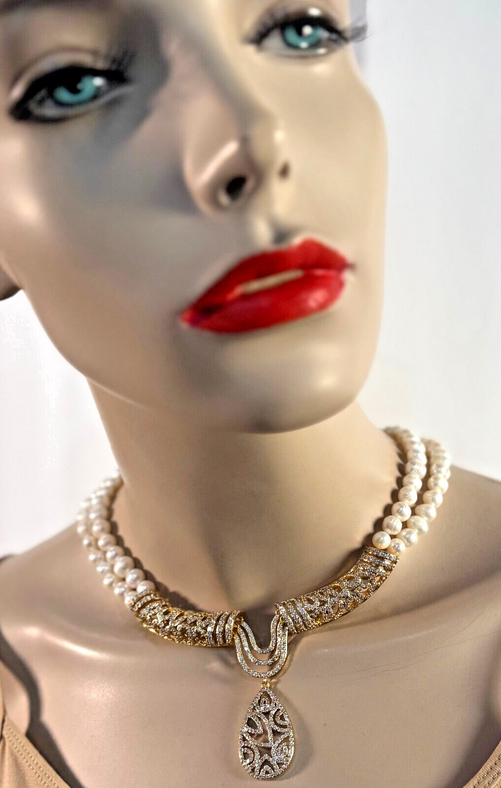 Freshwater pearls with large center piece , perfect foe all occasions, Handmad