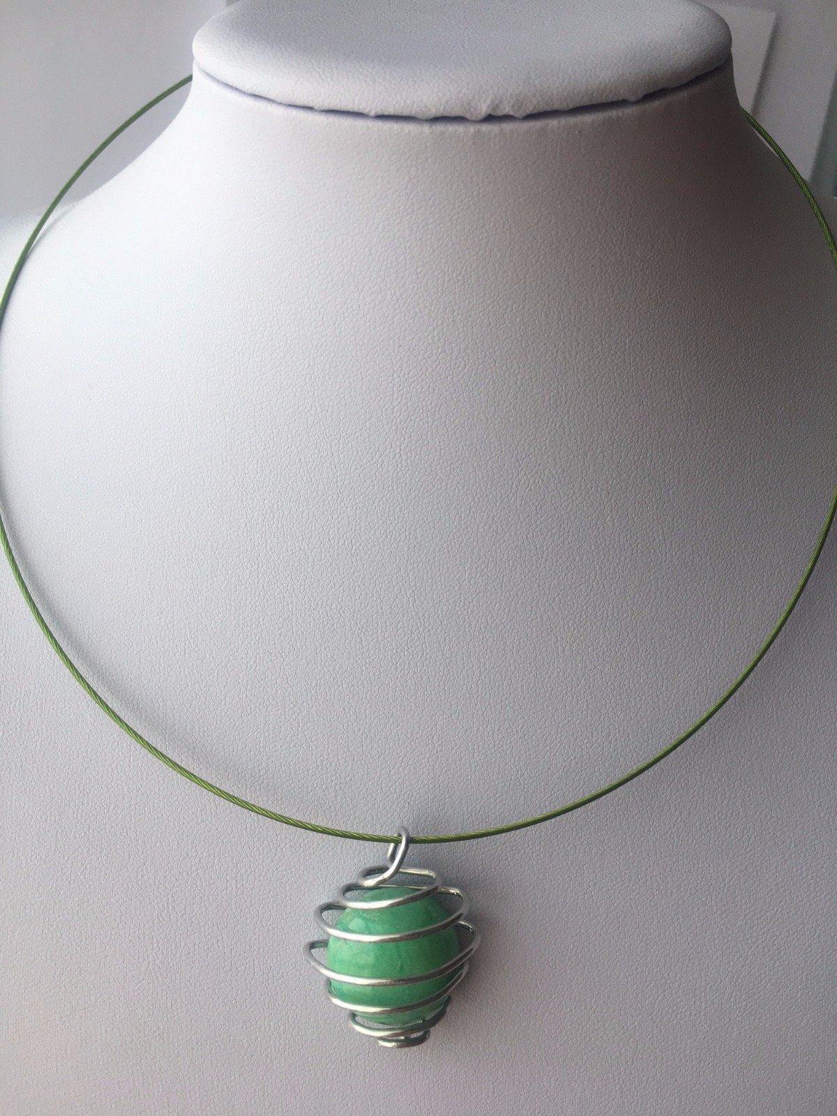 Pendant Green Quartz Crystal Memory Wire Cord Brazil Valentine Birthday Gift