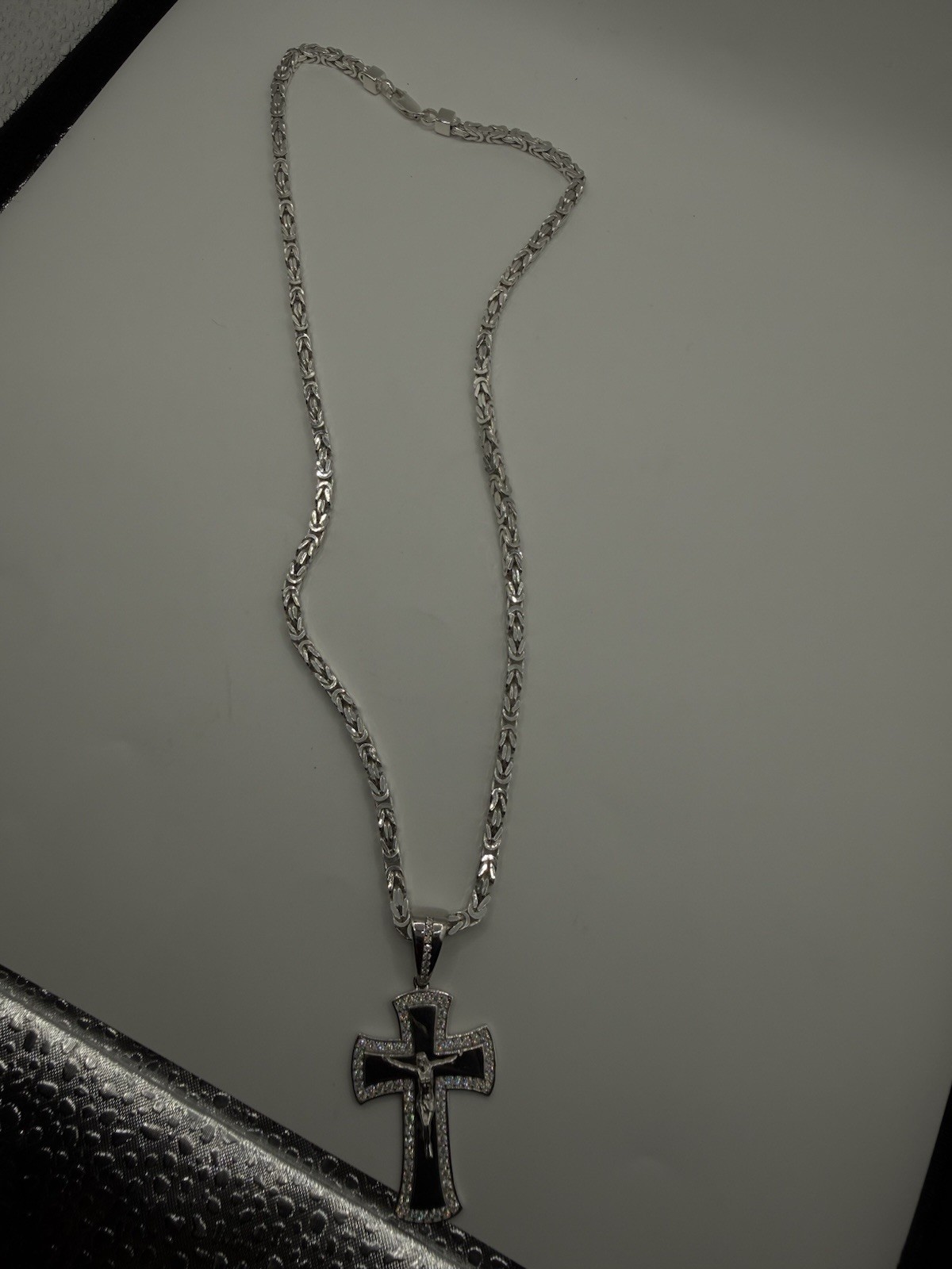 22” 4mm Sq Byzantine Sterling 925 W a Moissanite 925 Cross Pendant