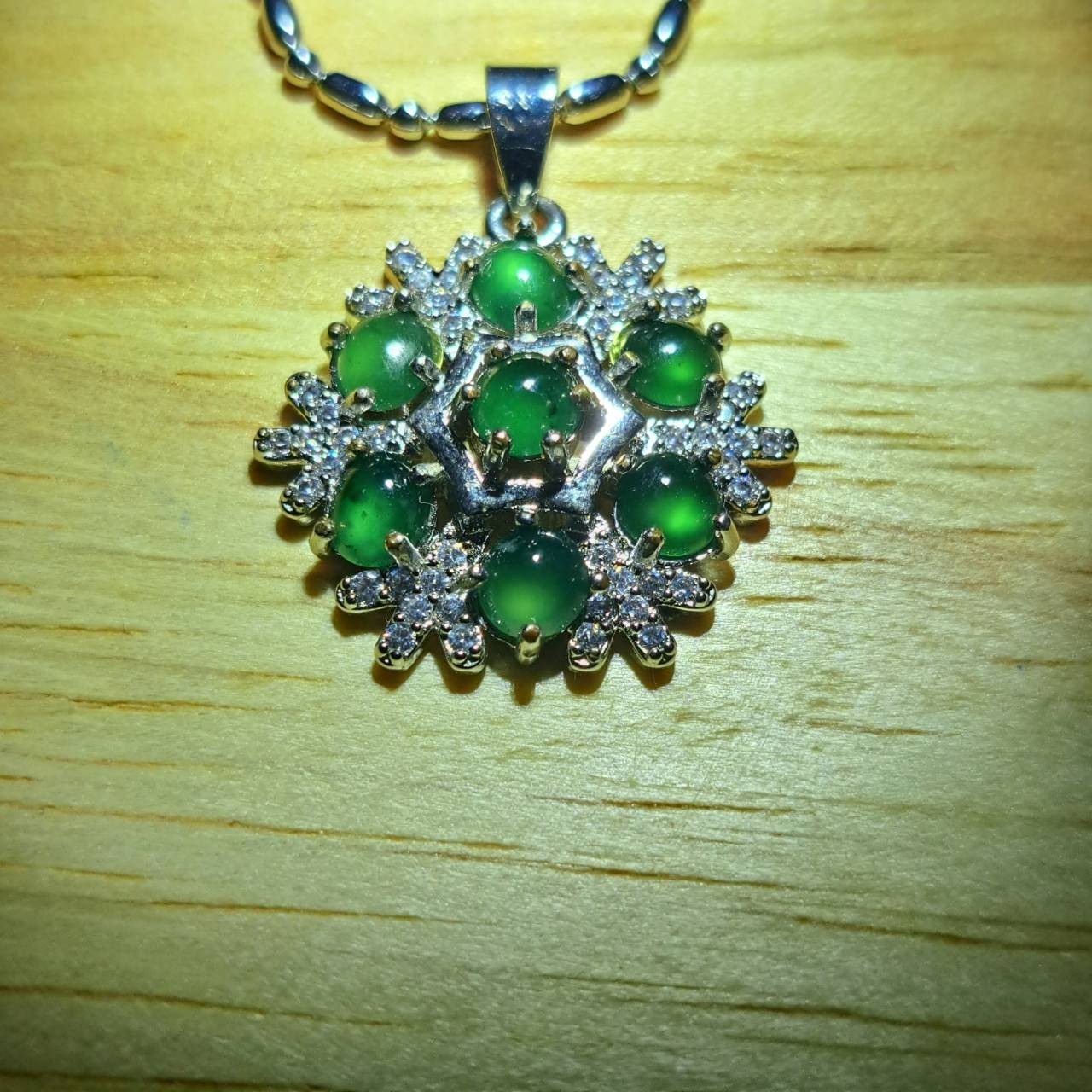 Jade Type A Pendant Burmese Natural green Jadeite Myanmar 006