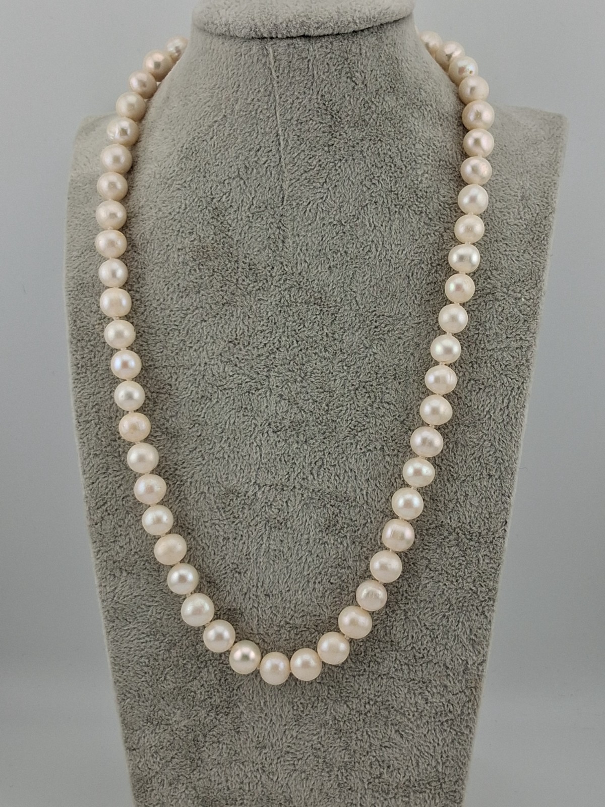 18″ Vintage Hand Knotted Cultured Pearl Bead Necklace 14K G.F. Clasp