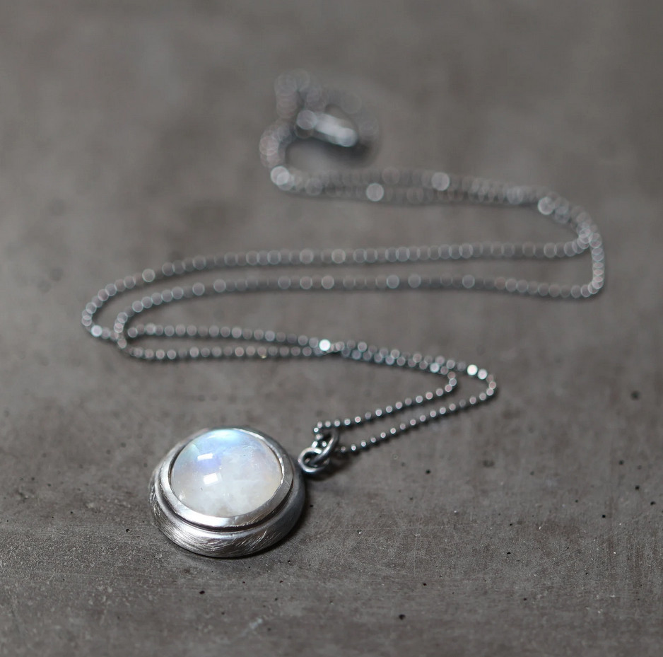 Rainbow Moonstone10x10 mm Gemstone 925 Sterling Silver Jewelry Plain Necklace