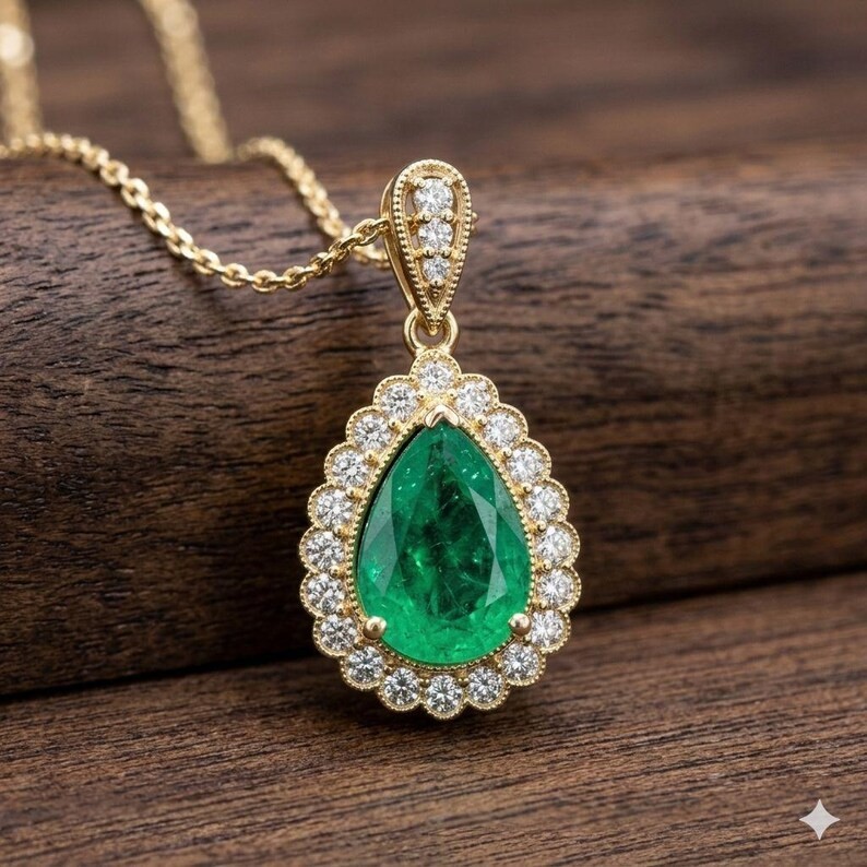 18 Inch Natural Emerald & Diamond Pear Cut Pendant 14k Yellow Gold For Wedding