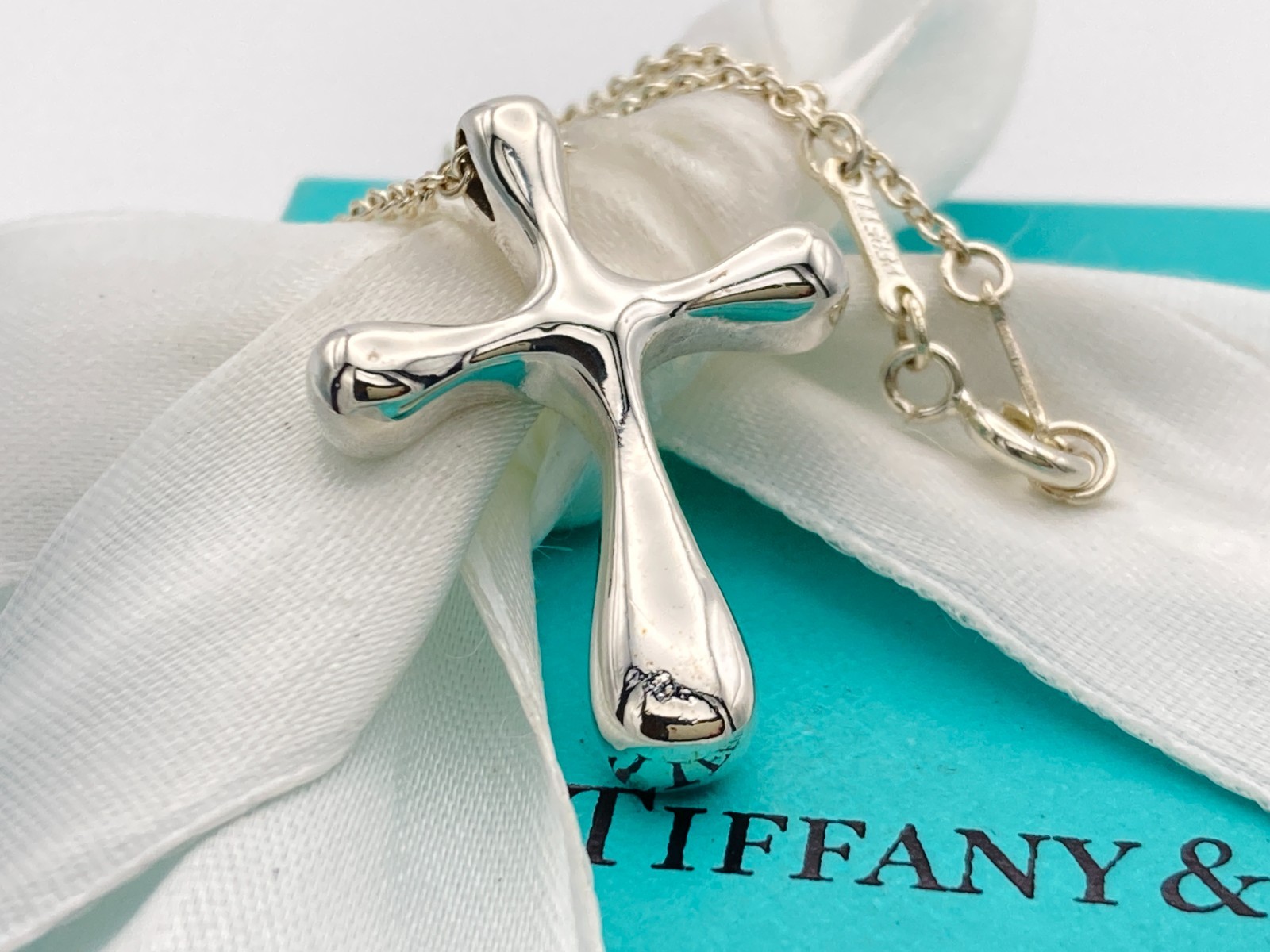 Tiffany & Co. 29mm Small Cross Pendant Necklace 16″ Silver 8.1g