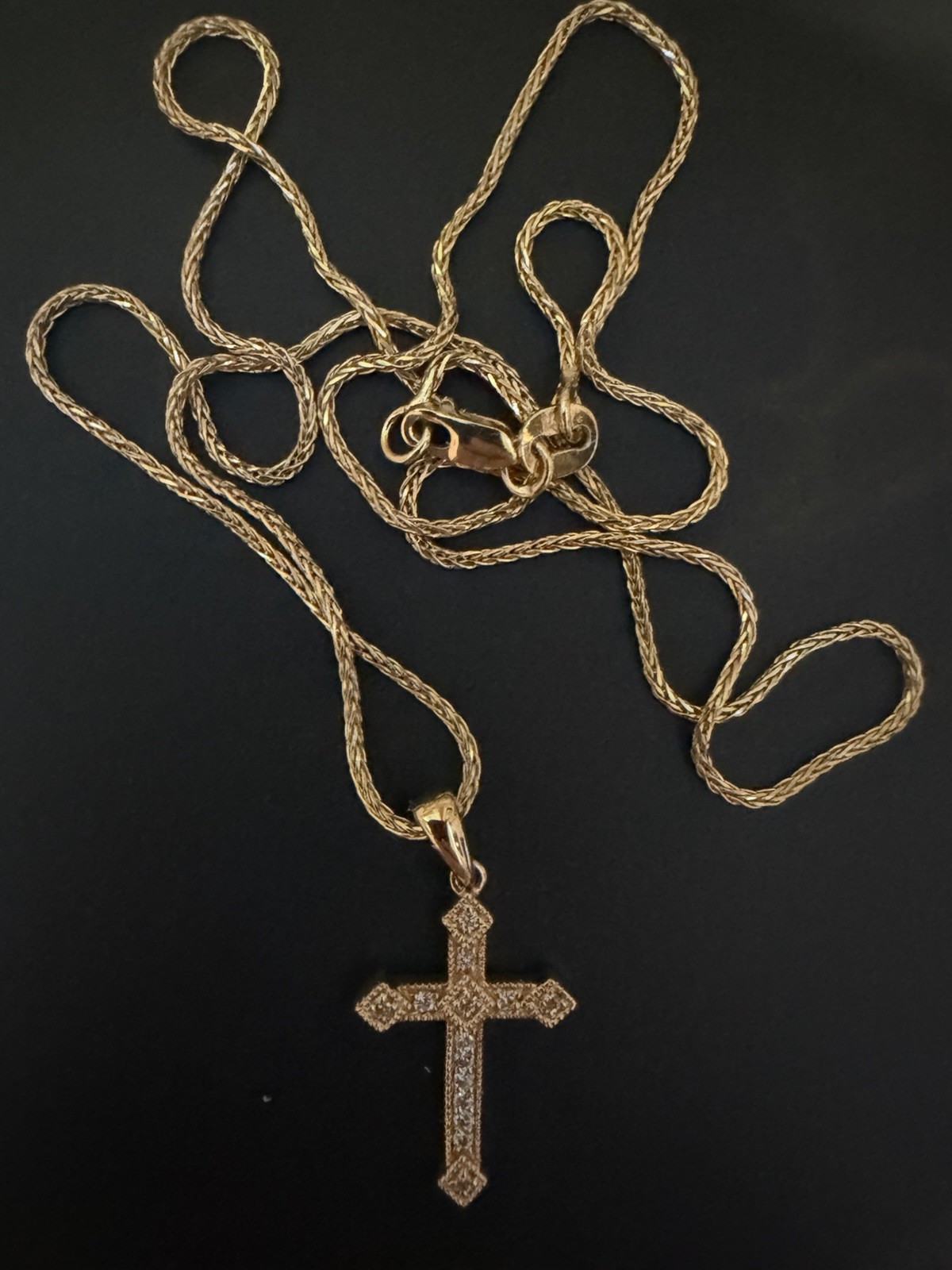 Macy’s Signed 14K Yellow Gold 0.10ctw Diamond Cross Wheat Necklace 16in