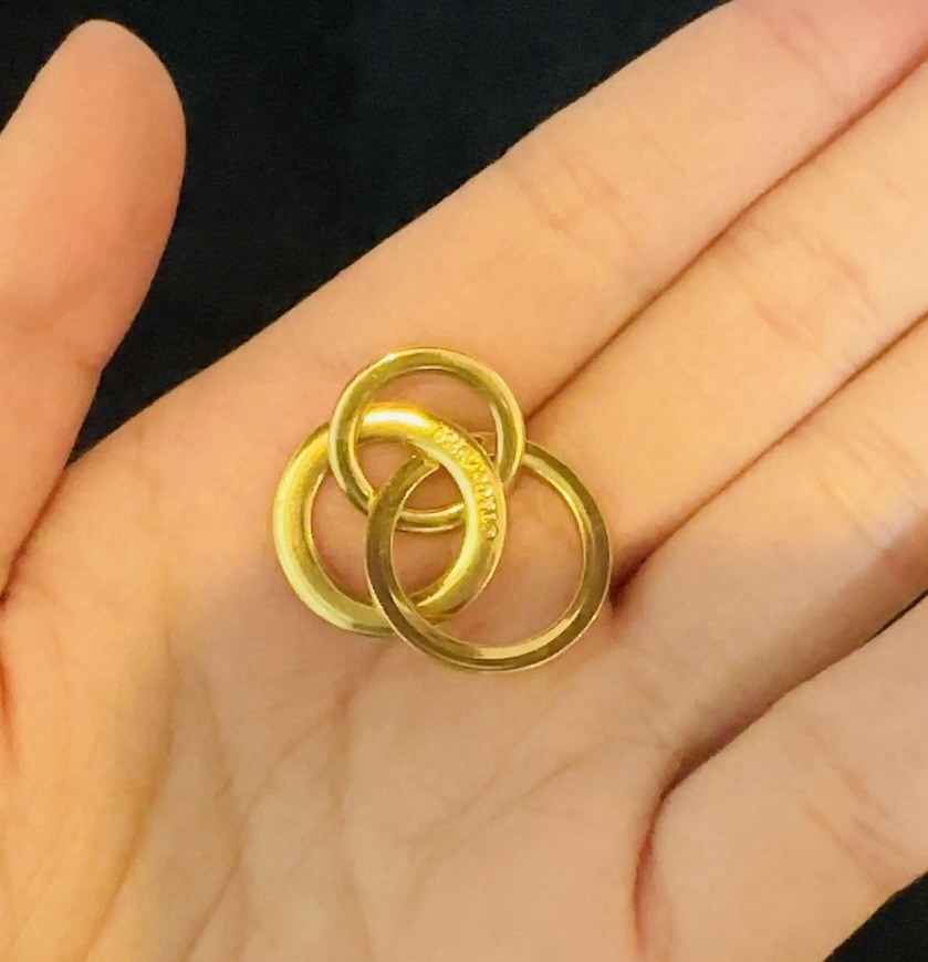 18K Gold Triple Interlocking Rings Pendant No Stones