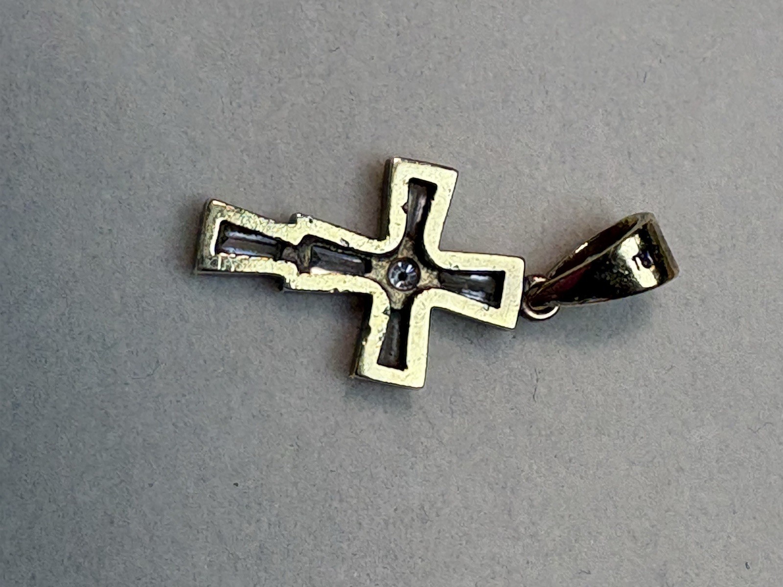 18k Italian Gold Baguette Diamond Cross Pendant
