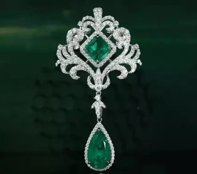 14K White Gold Plated In 2.4Ct Princess Cut Lab Created Emerald Charming Pendant