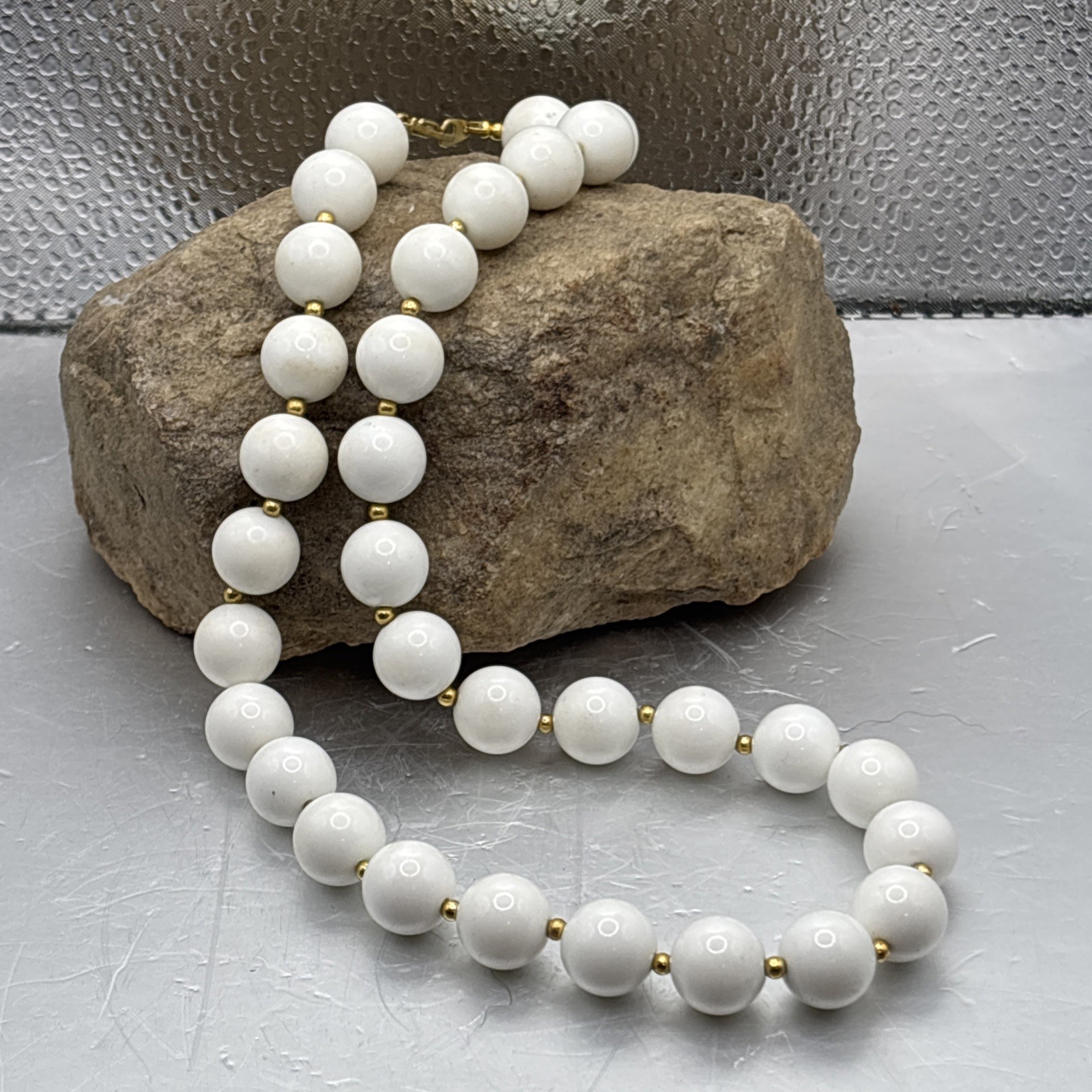 Vintage 16” Elegant White Plastic 1/2” Beads Retro MCM Fashionable Minimal #0