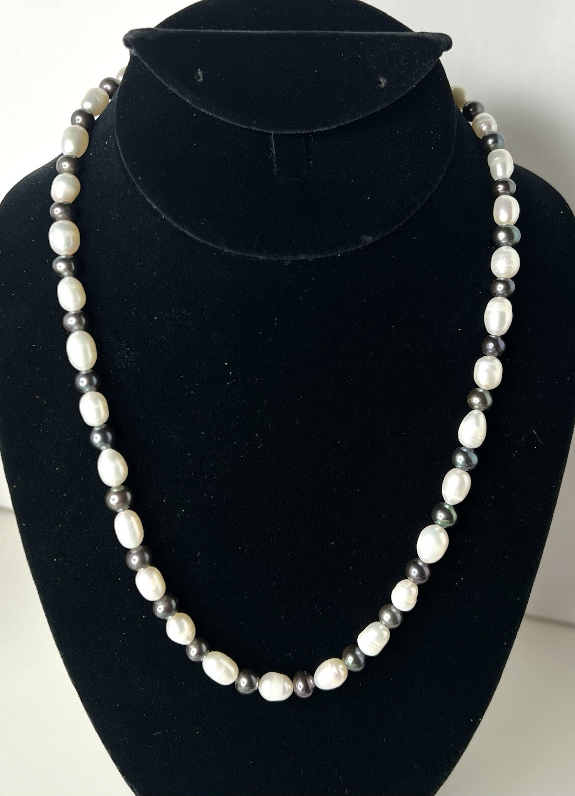 Freshwater White Black Pearl Necklace 19” Iridescent Colors Lobster Clasp