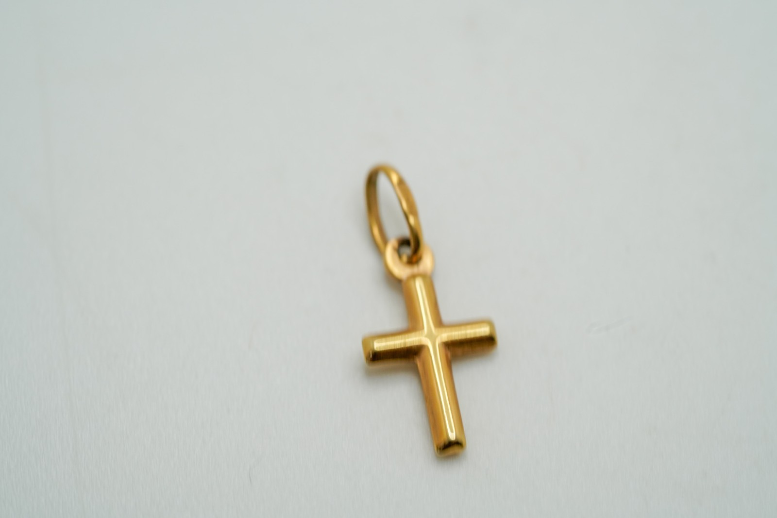 Vintage 14k Yellow Gold Cross Pendant 1.9cm 0.4g