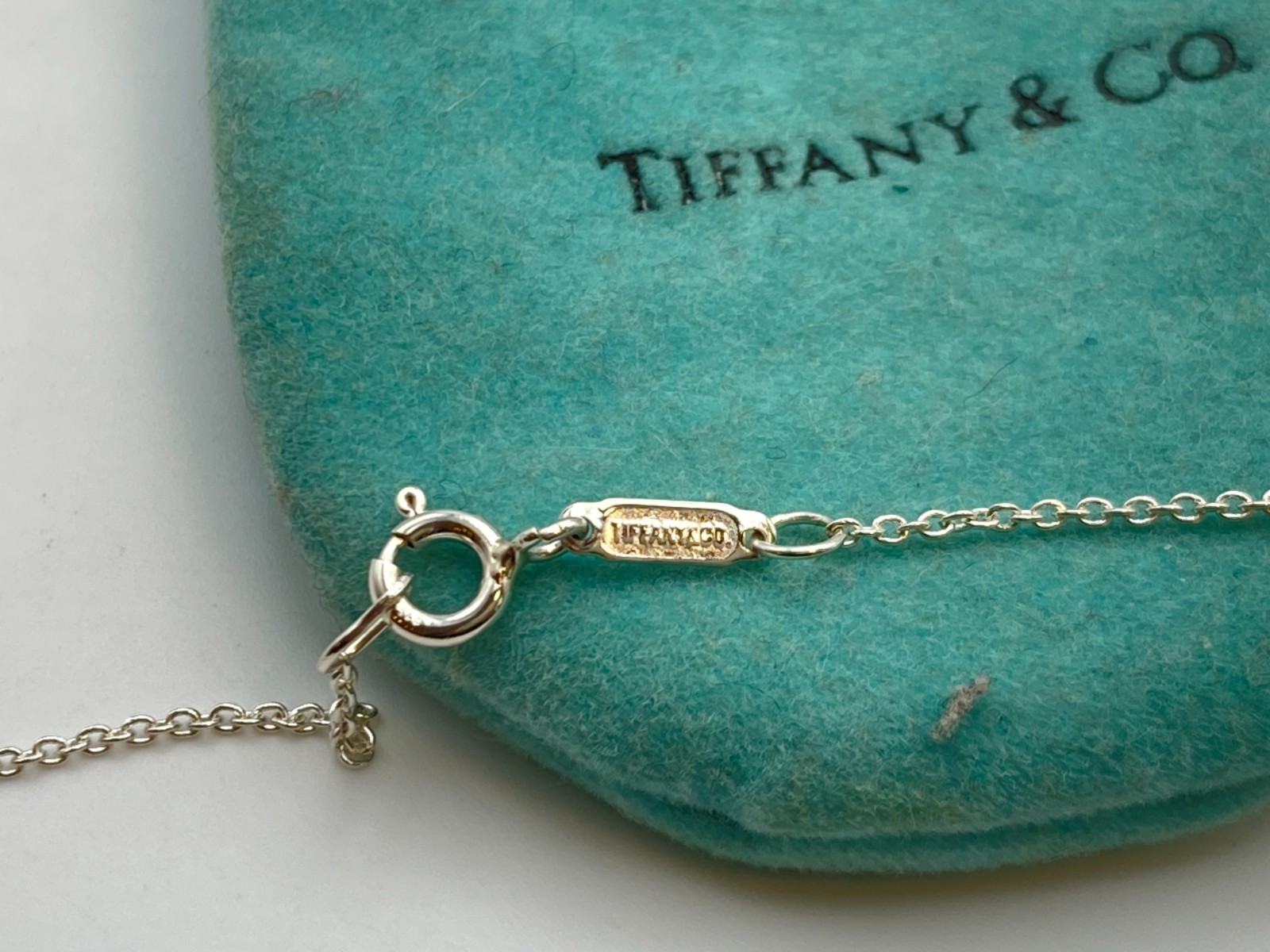 Tiffany & Co. 29mm Small Cross Pendant Necklace 16″ Silver 7.5g