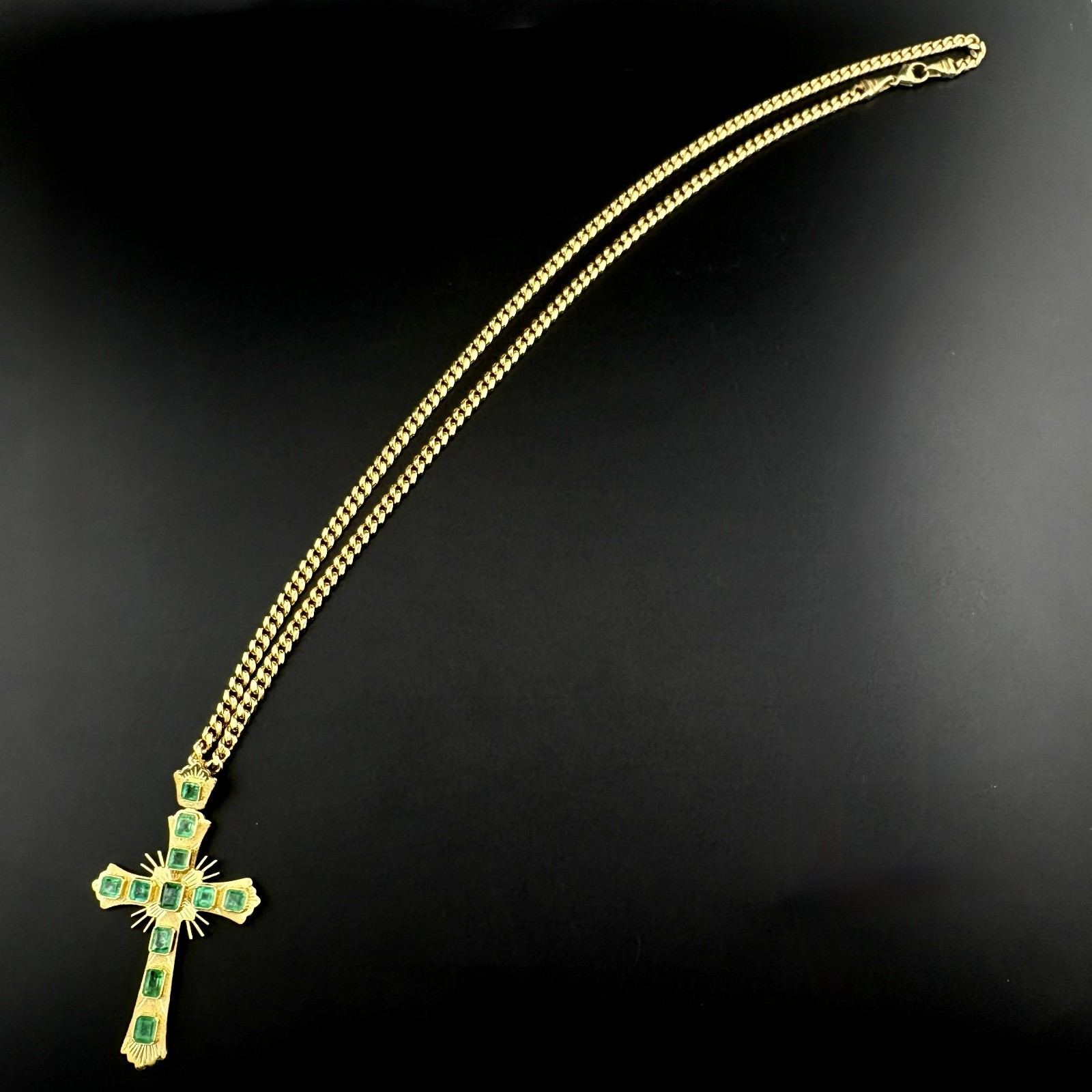 EMERALD CROSS PENDANT – 18K YG – 5 CTW COLUMBIA EMERALD – 21IN CUBAN LINK CHAIN