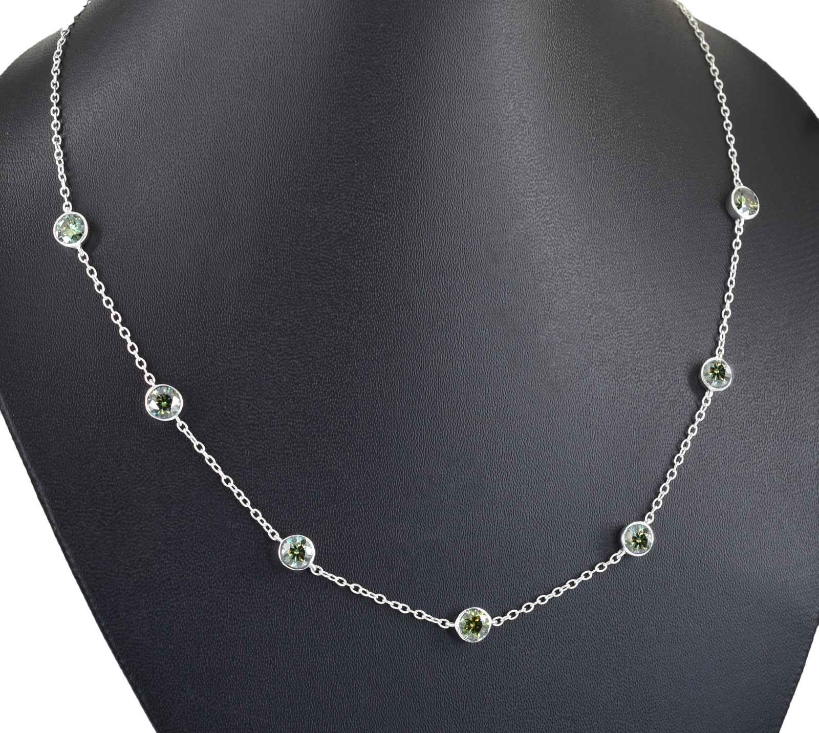 Lovely 3.50 Ct Certified Blue Diamond Necklace , Tariffs FREE & matching Studs.