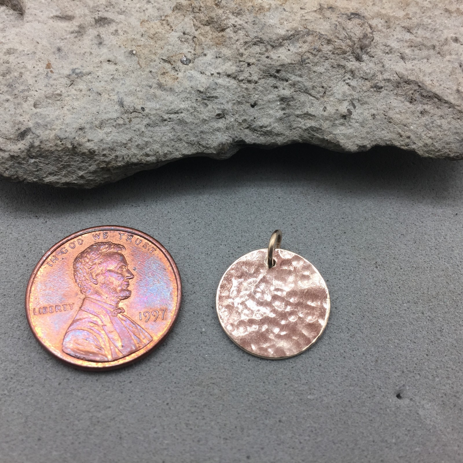 10k Gold Disc Round Hammered Finish Pendant 14mm 1.2 Gram No Chain Minimalist