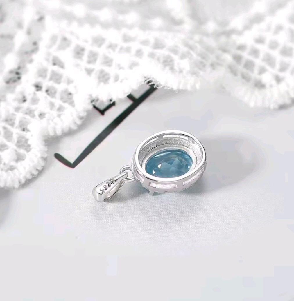 925 Sterling Silver NATURAL Blue Topaz Pendant Necklace PEN66