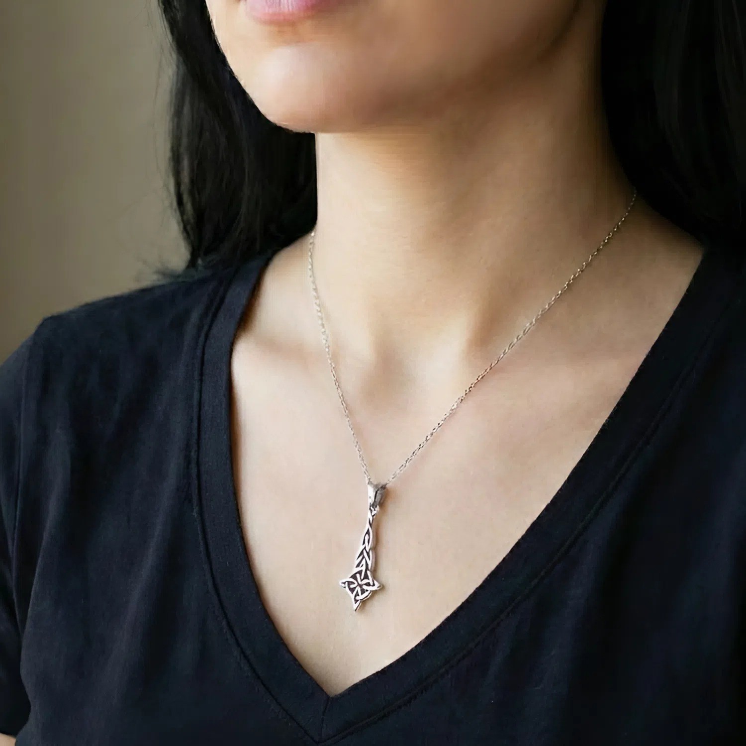 Sterling Silver Celtic Quaternary Witches Knot Pendant – Symbol of Protection