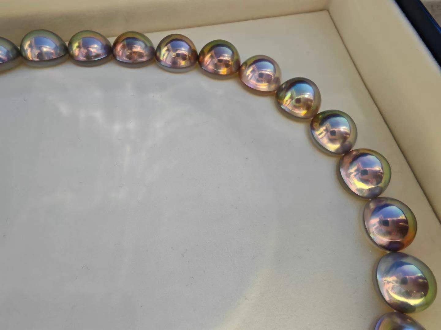TASAKI Japan Mabe Pearl Necklace 11.7-15mm 14K WG Clasp Top Aurora Luster Mint