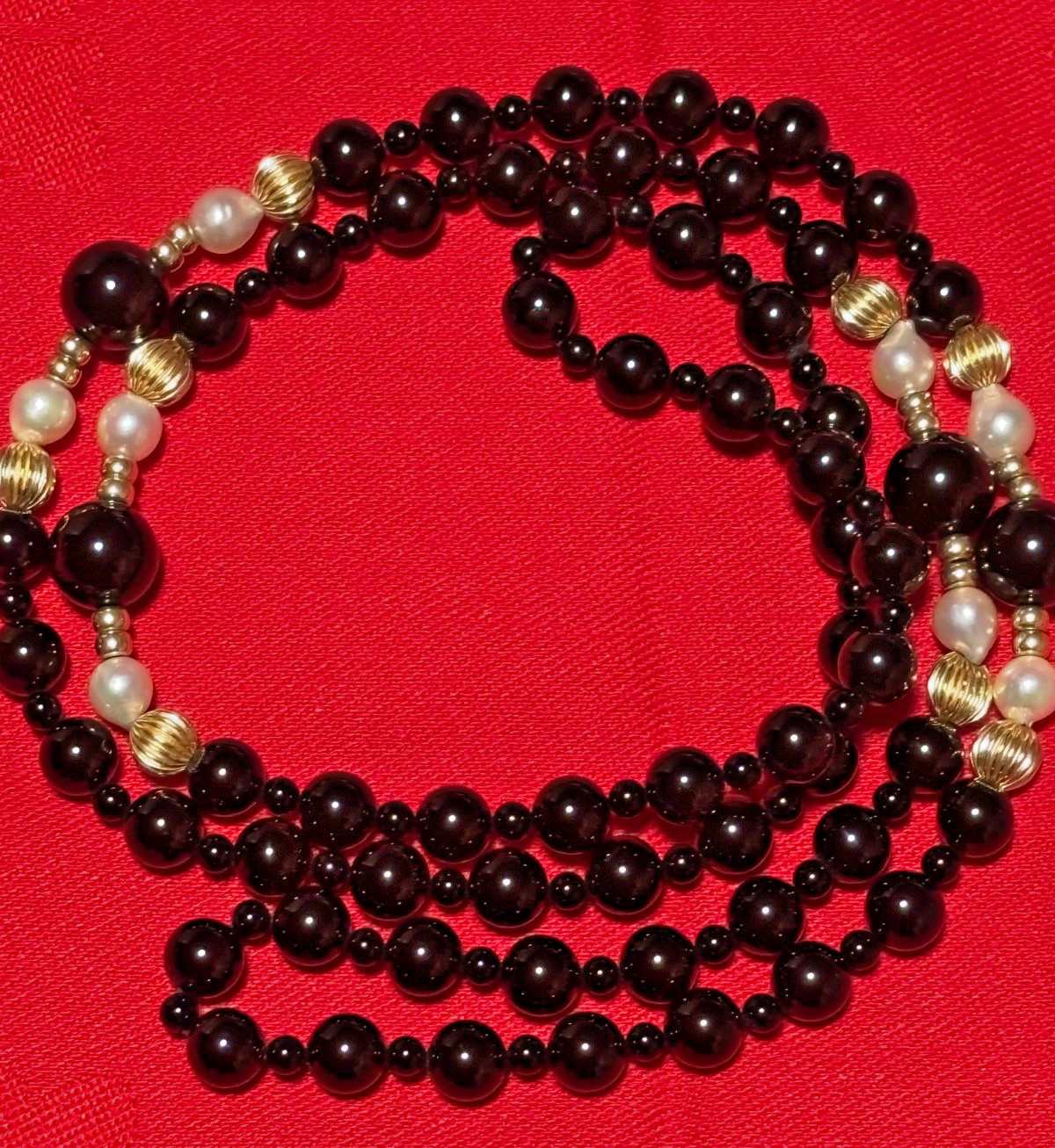 Black Onyx with Pearls and Gold Beads, 17″ Continuous Loop Necklace Beautiful!