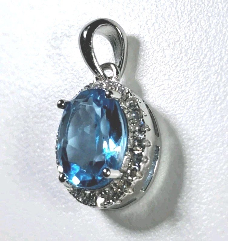 925 Sterling Silver NATURAL Blue Topaz Pendant Necklace PEN66
