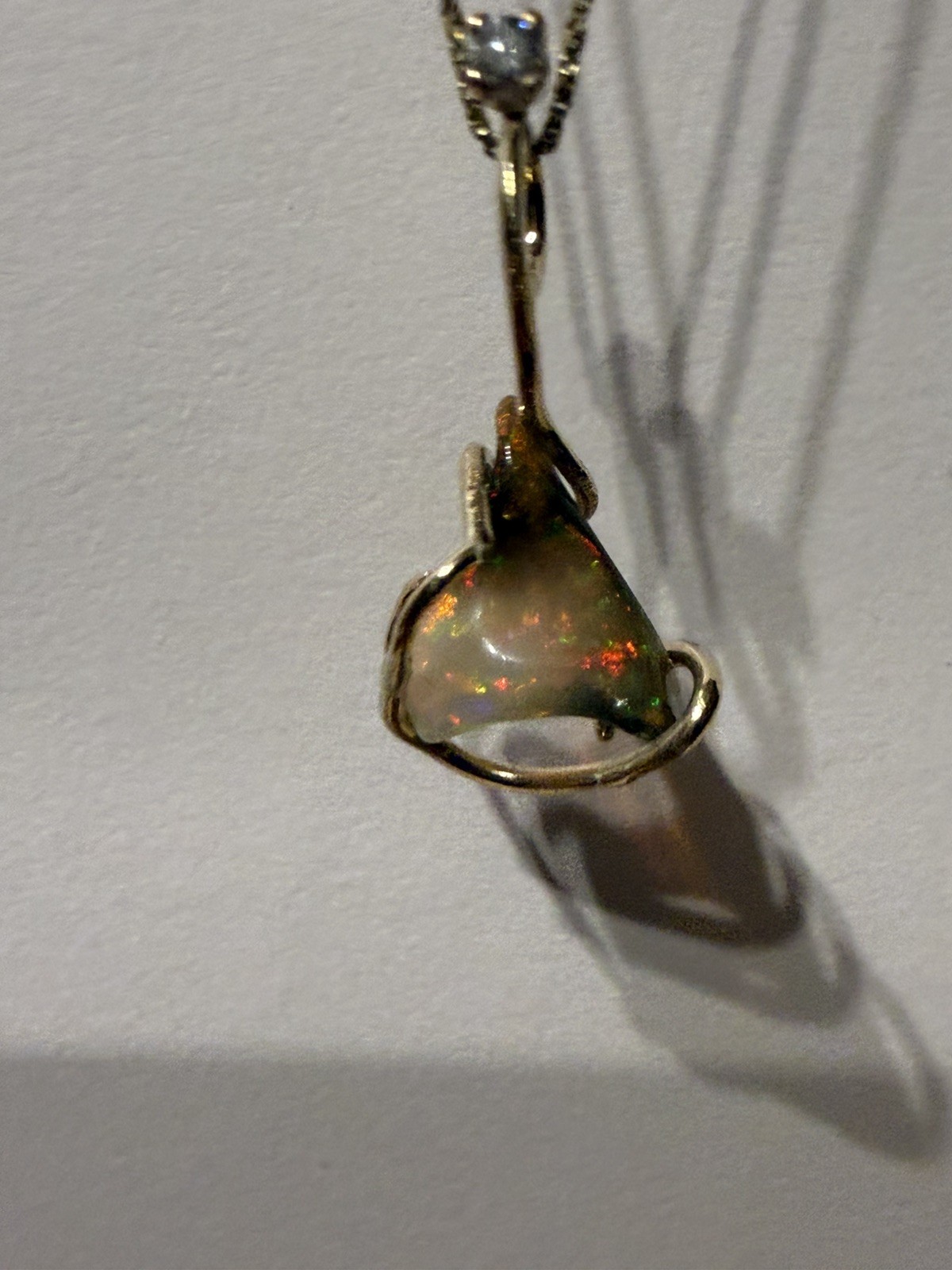 14k Solid Yellow Gold 2.12 Carats Natural Opal and diamond pendant