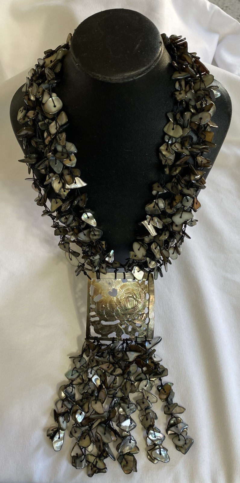 Beautiful Abalone & Carved Mother of Pearl 4 Strand Statement Necklace 15″