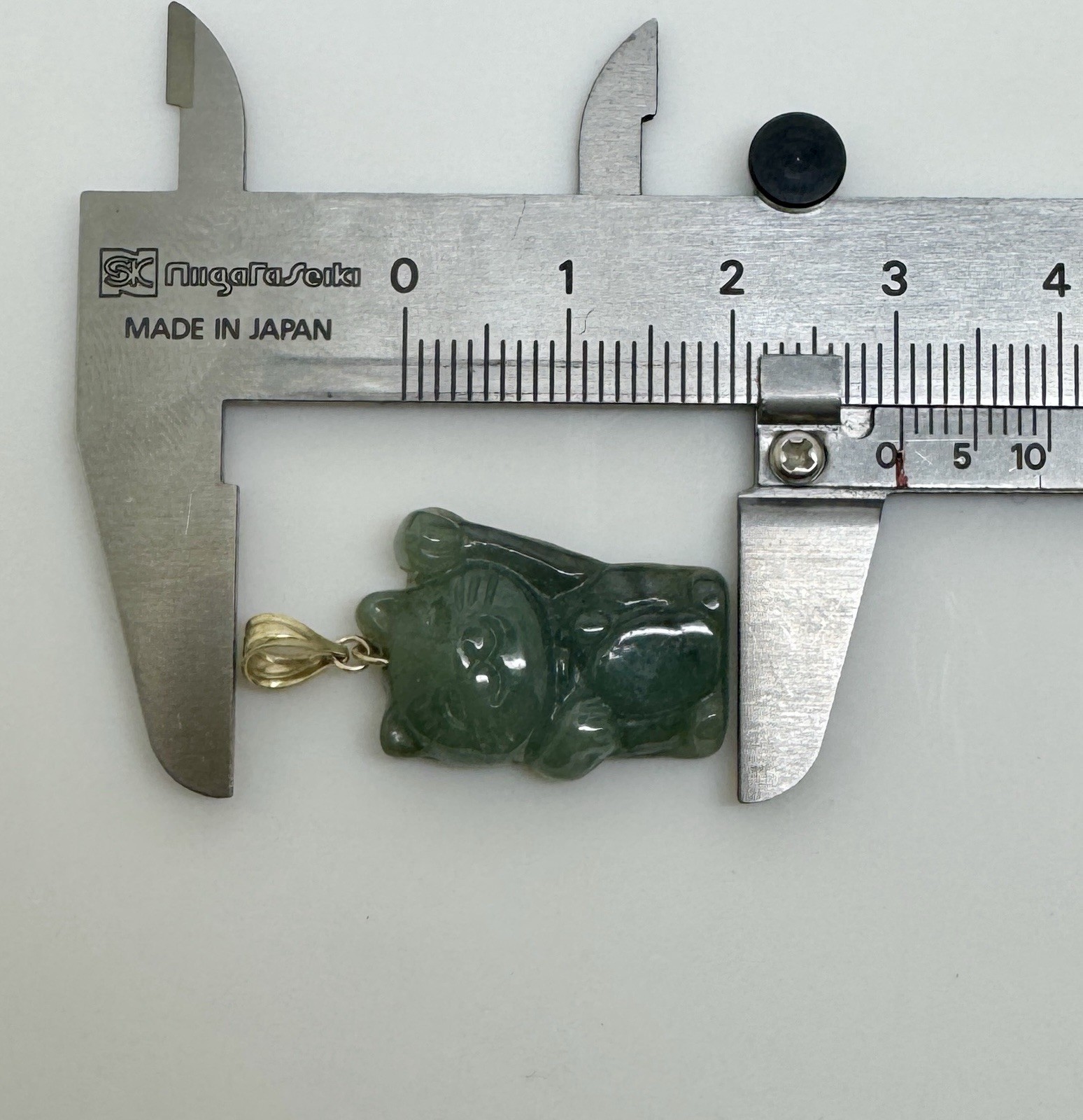Maneki Neko Waving Hand Lucky Cat Jade Carved Cute Pendant 10K Real Gold Bail招財貓