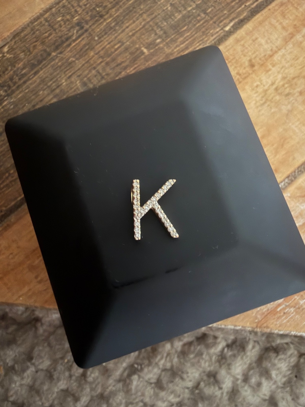 Vintage Reis Nichols solid 14k gold (K) initial diamond pendant preowned