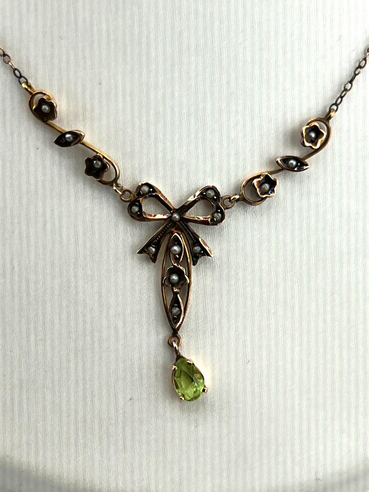 Vintage 10K yellow gold Lariat necklace seed pearls Peridot by ECCO