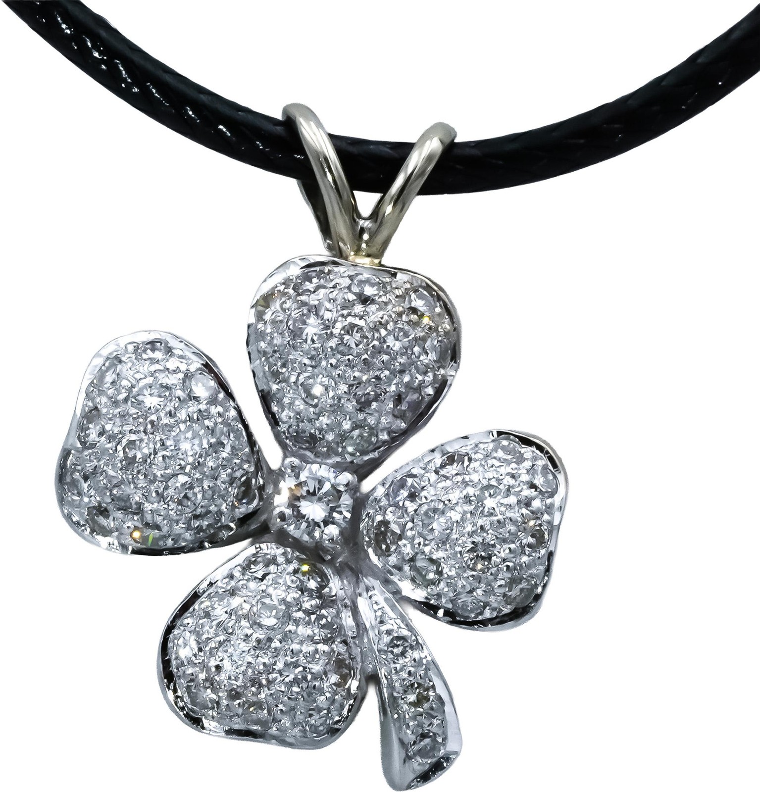 18k White Gold Round Diamond Cluster Four Leaf Clover Pendant Necklace 0.75CT