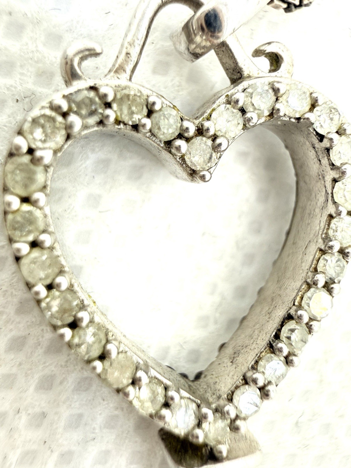 J STERLING SILVER CLEAR/ BLACK DIAMONDS OPEN HEARTS KEY PENDANT NECKLACE