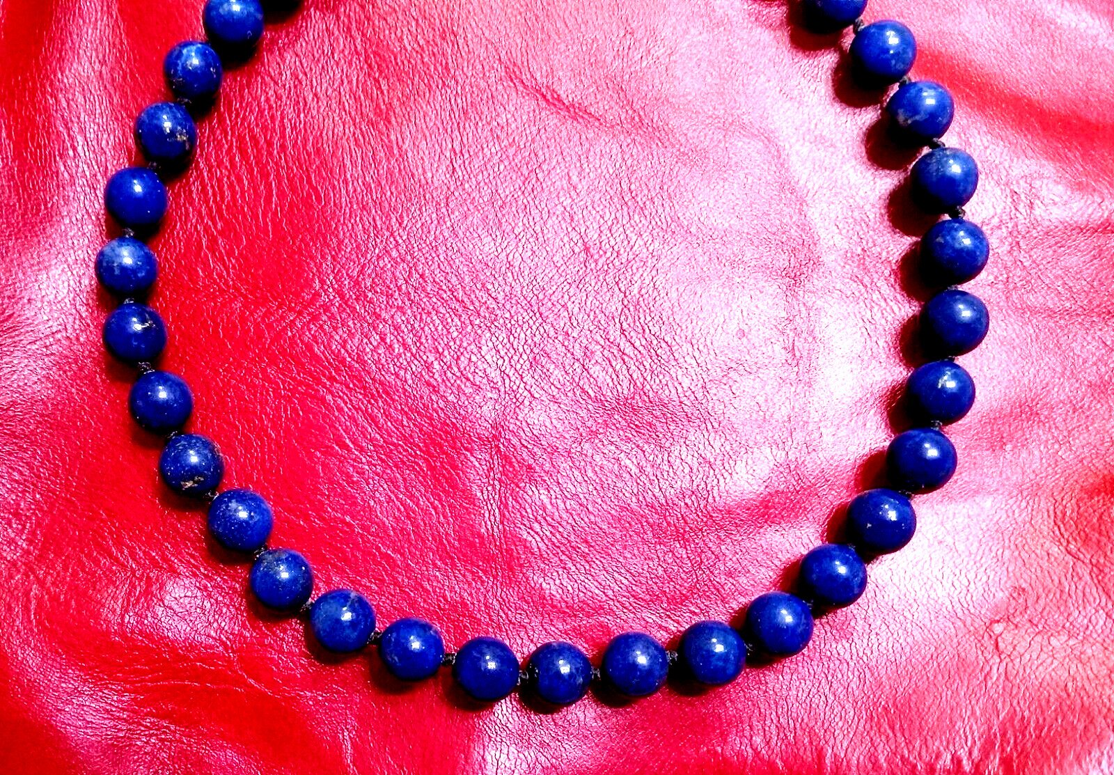 18″ LAPIS LAZULI NECKLACE. Elegant 14K Gold Clasp. Hand Knotted. 8.0 mm