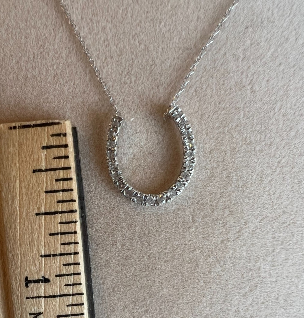 14k white gold 0.20ctw round white diamond horseshoe necklace NEW