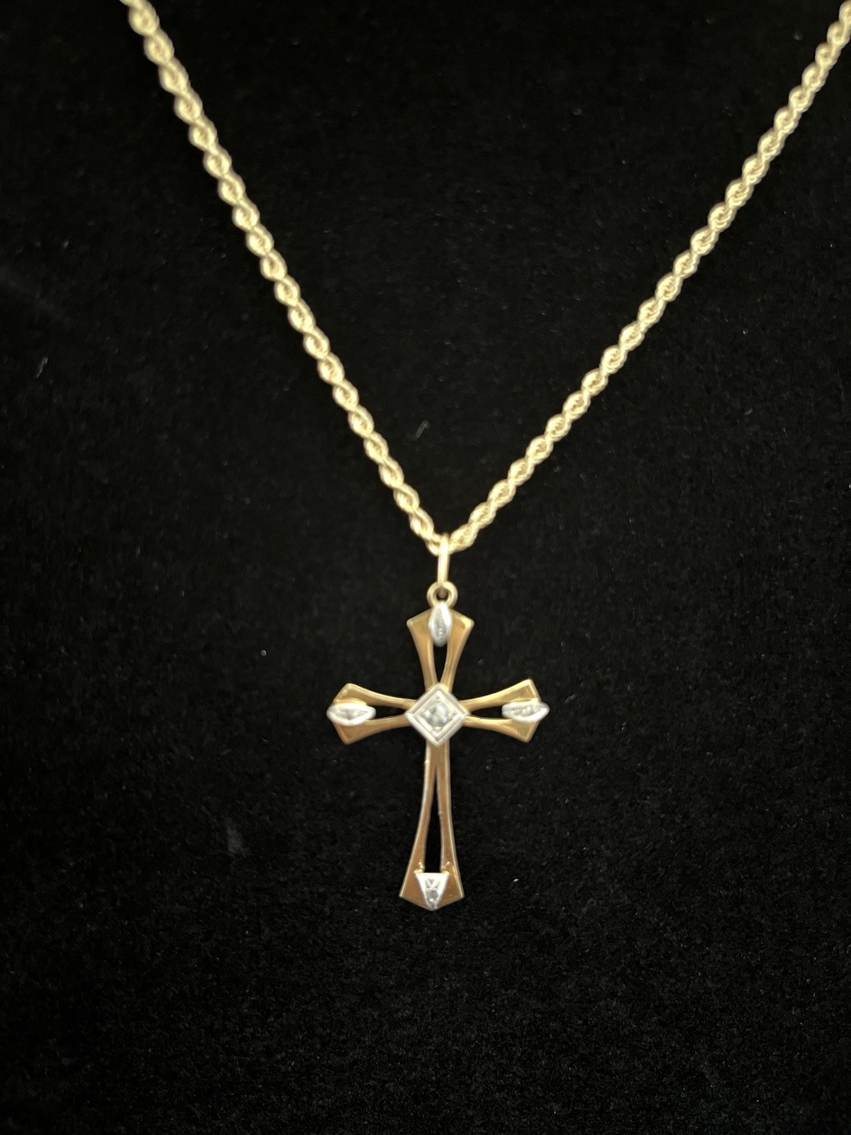 14Kt Gold Chain With Gold Cross With 5 Natural Diamonds 3.4 grams