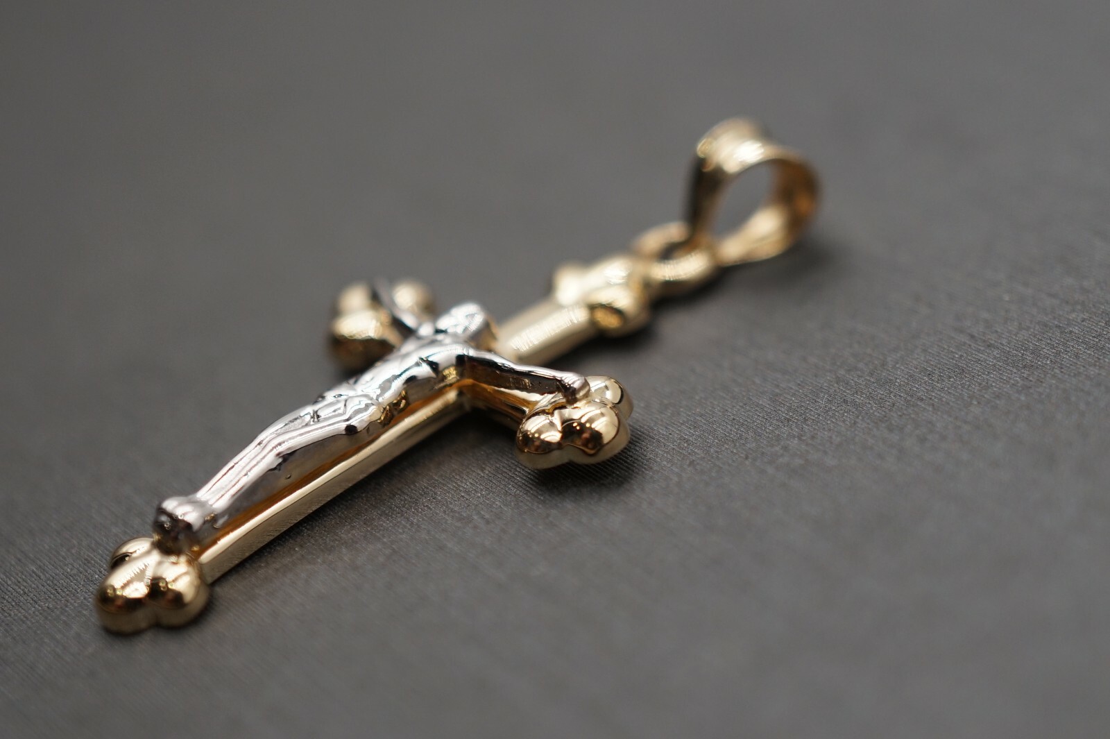 14K Solid Yellow Gold 1.25″ Two Tone Crucifix Cross Charm Pendant.