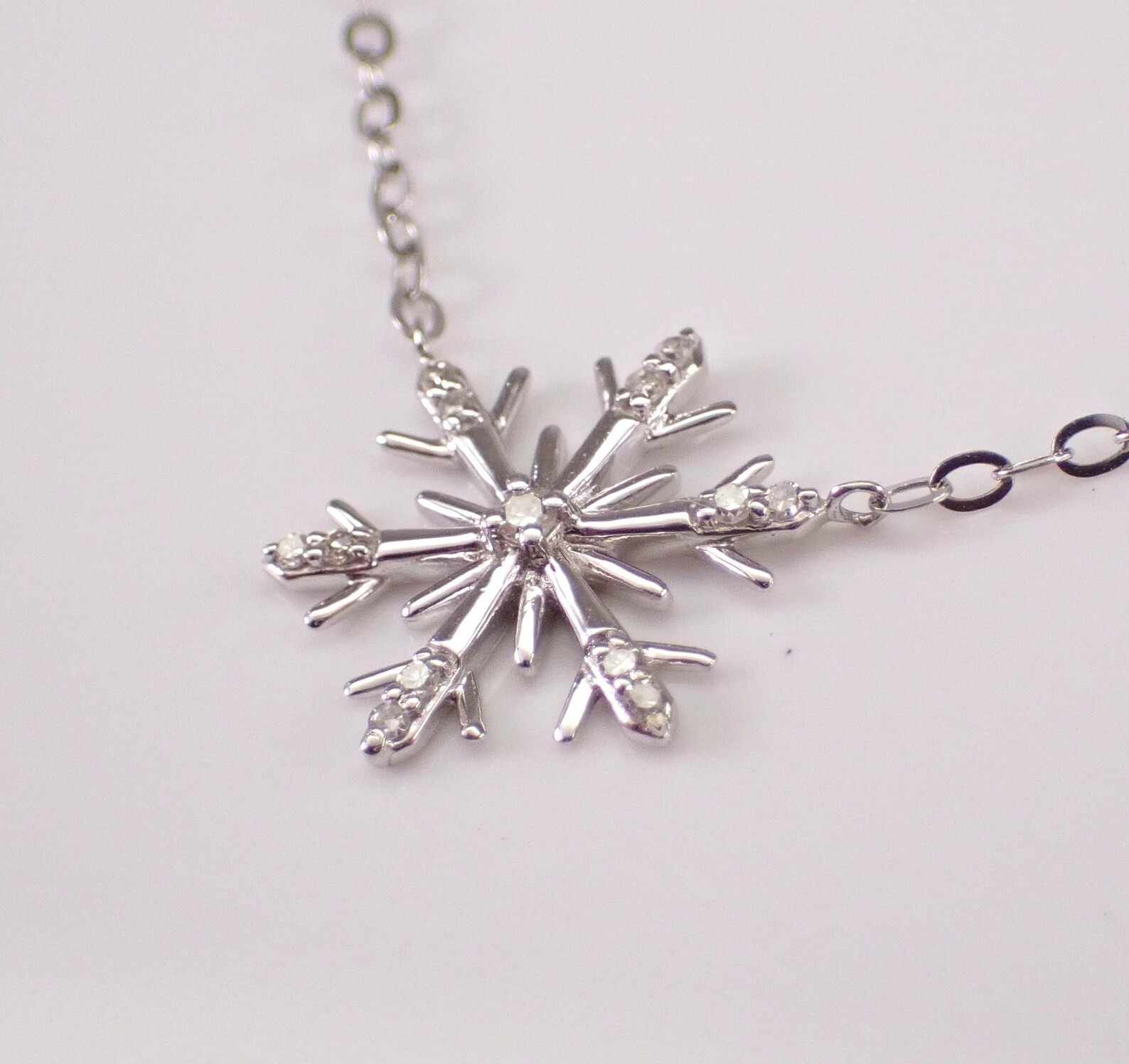 0.40 Ct Round Cut Moissanite Snowflake Pendant Necklace 14K White Gold Plated