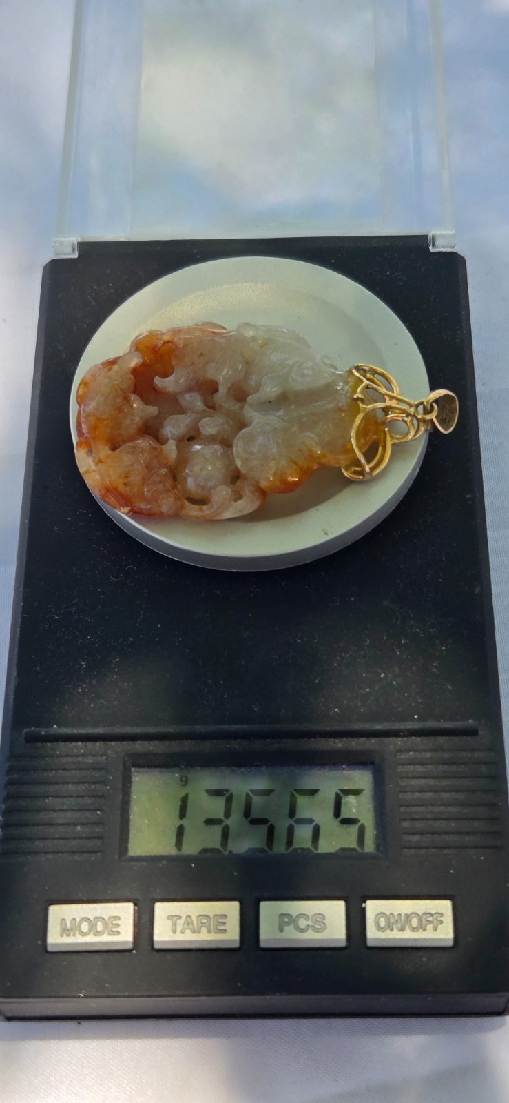 Vtg 14k Gold 13.56 Gr Carved Orange to White Semi Jade Koi Fish Lily Pad Pendant