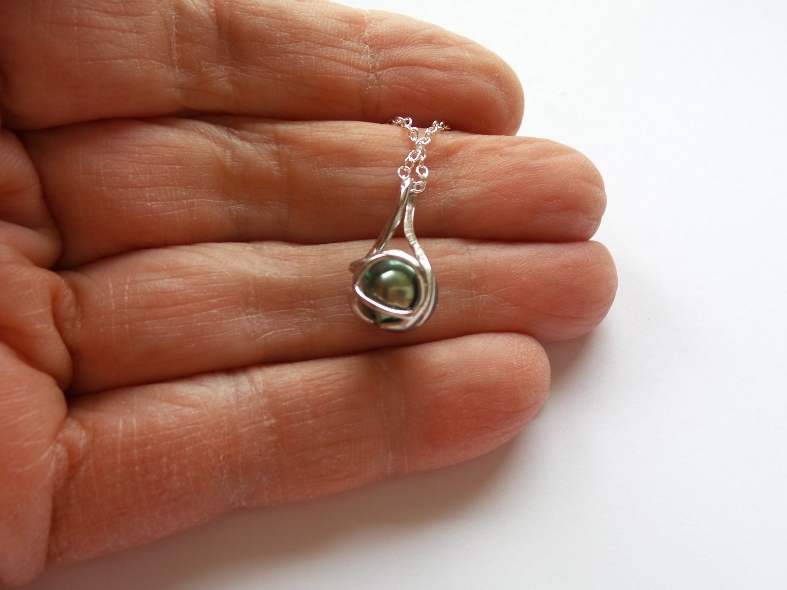 RARE TAHITIAN GREEN BLUE PEARL NECKLACE