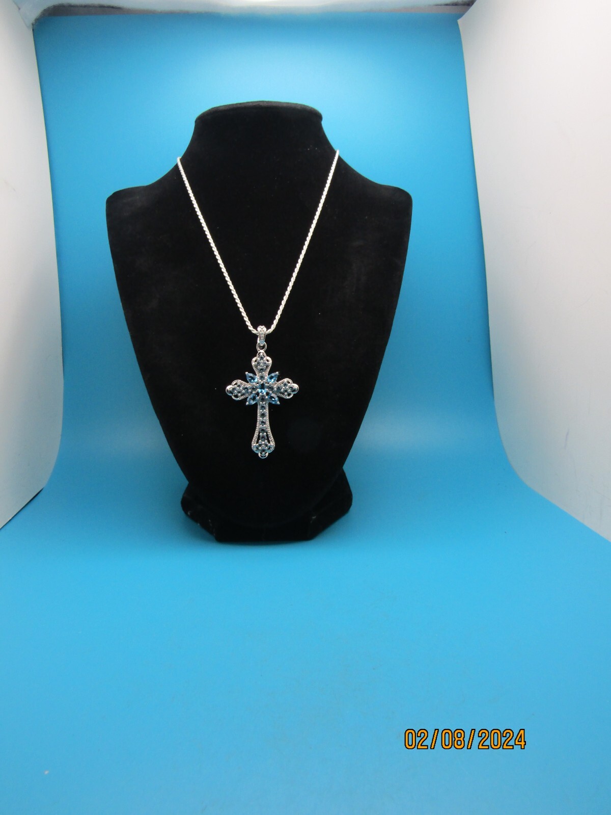 Sterling Thailand Silver & Topaz Cross Pendant W/ Diamond Cut Rope Chain. NC439
