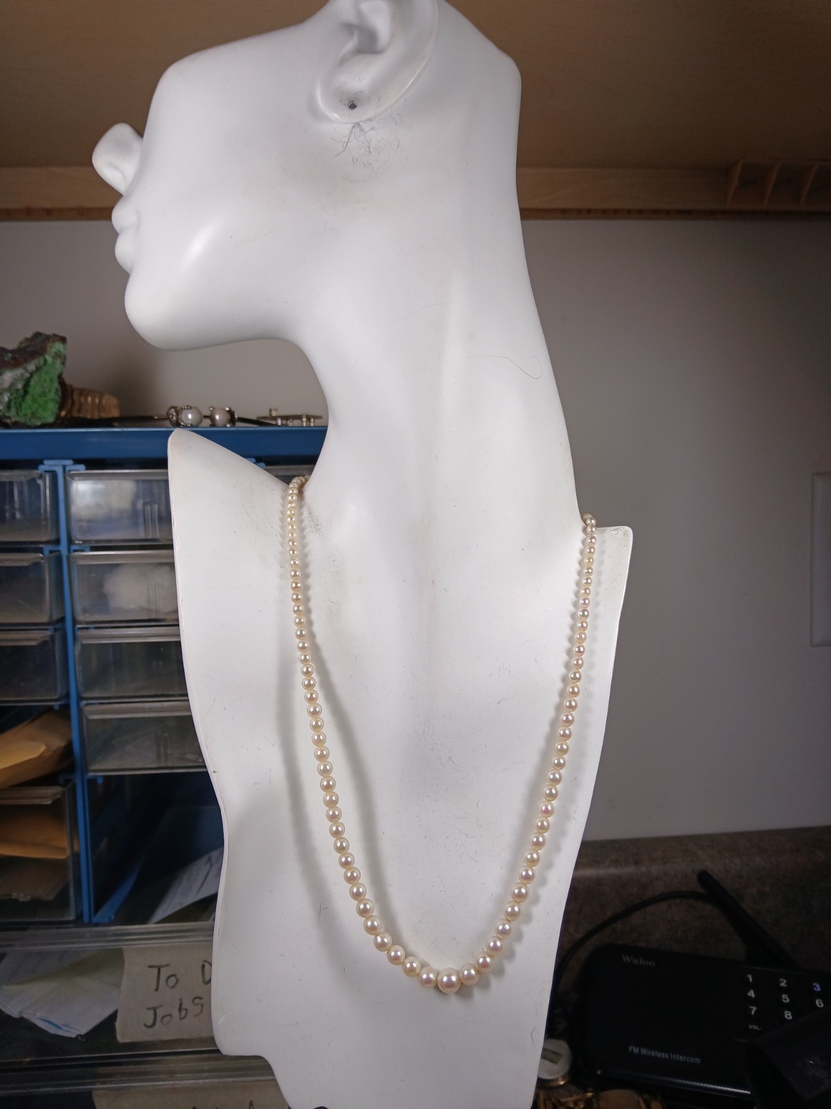 Vintage Silver Clasp Real Akoya *High Quality* Pearls Graduated 17.5″ Necklace