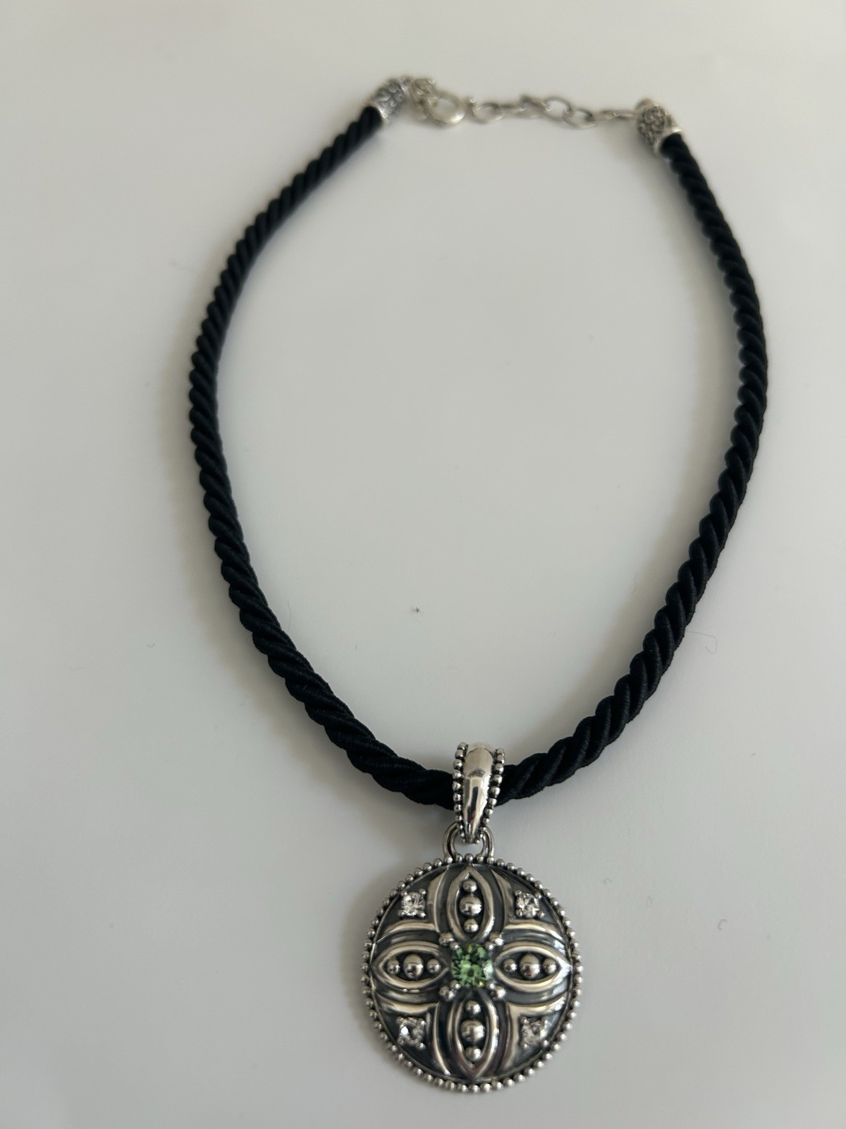Necklace – 925 Sterling Silver Round Enhancer with Green Crystal
