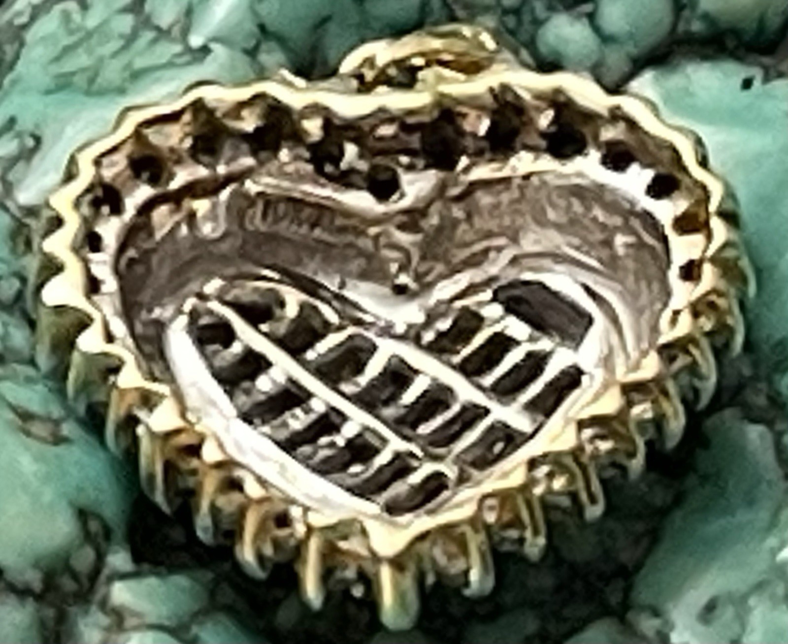 2 Grams 10k Solid White & Yellow Gold Natural Diamond Heart Pendant Pave Cluster