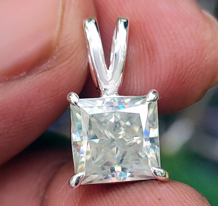4 Ct Princess Cut White Diamond Solitaire Pendant, Free Diamond Studs