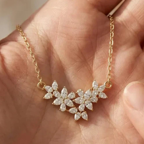 1.50Ct Pear-Cut EF/VS1 Lab Grown Diamond Flower Necklace Pendant 14K Yellow Gold