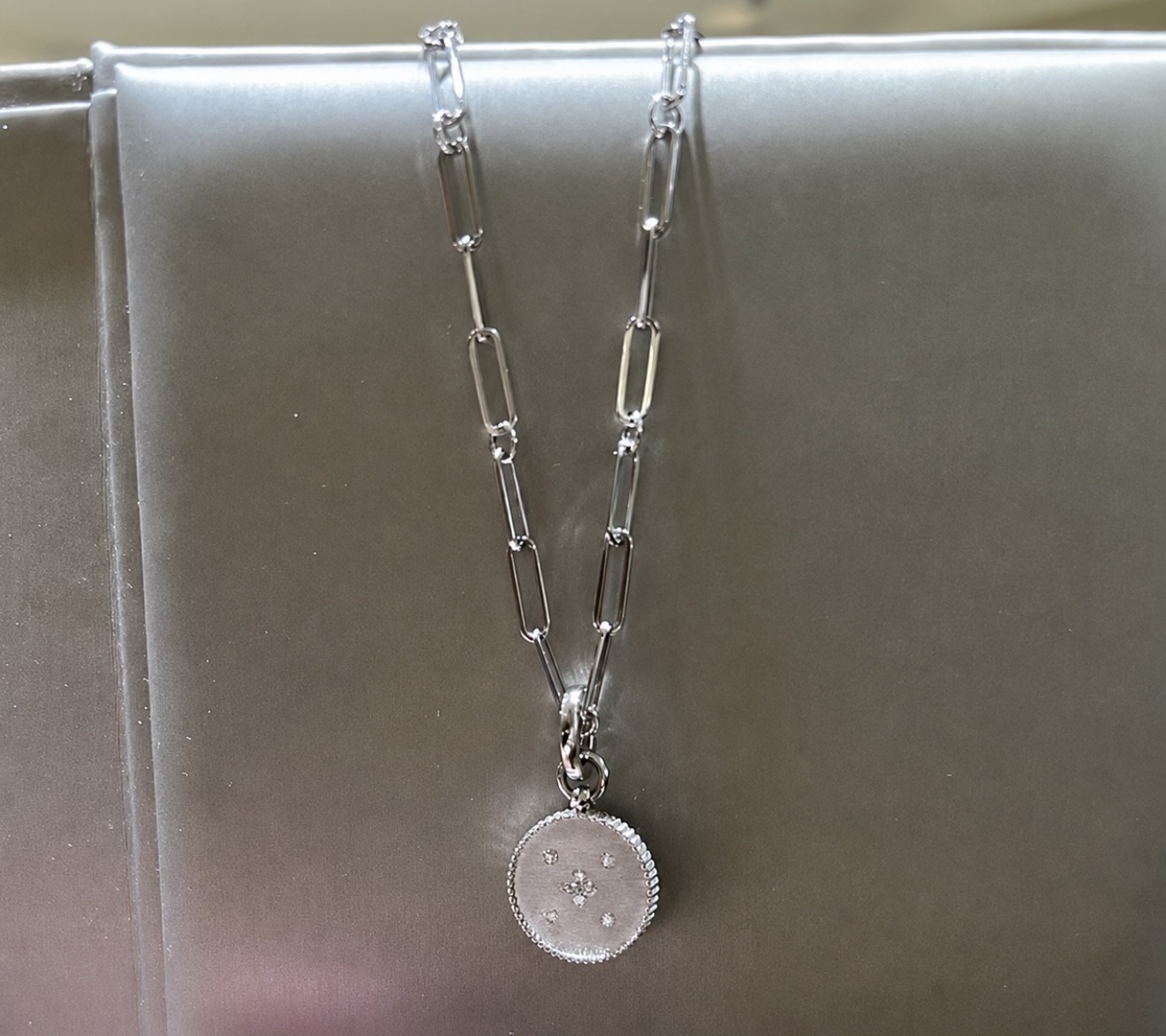 Roberto Coin Venetian Princess 18 kt medallion, SKU 7773105AW19X **removing 7/15