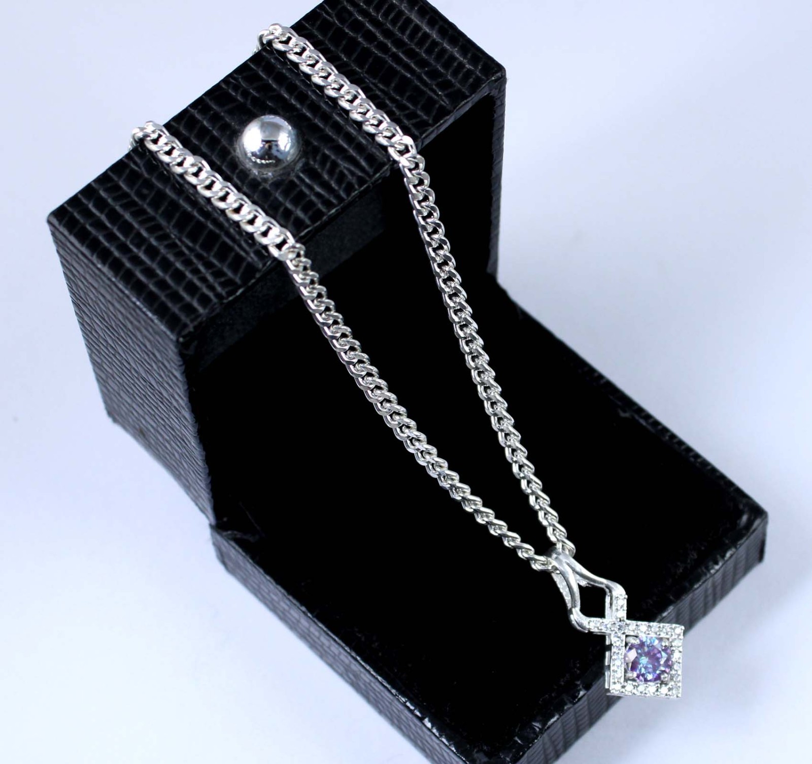 Purple Diamond Solitaire 1.23 Carat Round Cut Certified Latest Design Pendant