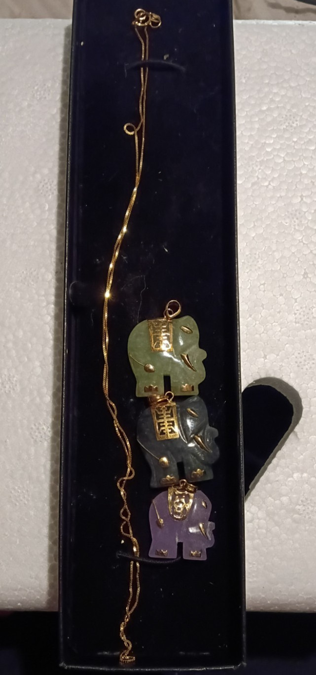 14K Yellow Gold & 3 Jade Elephant Pendants On 20″ 14k gold Necklace