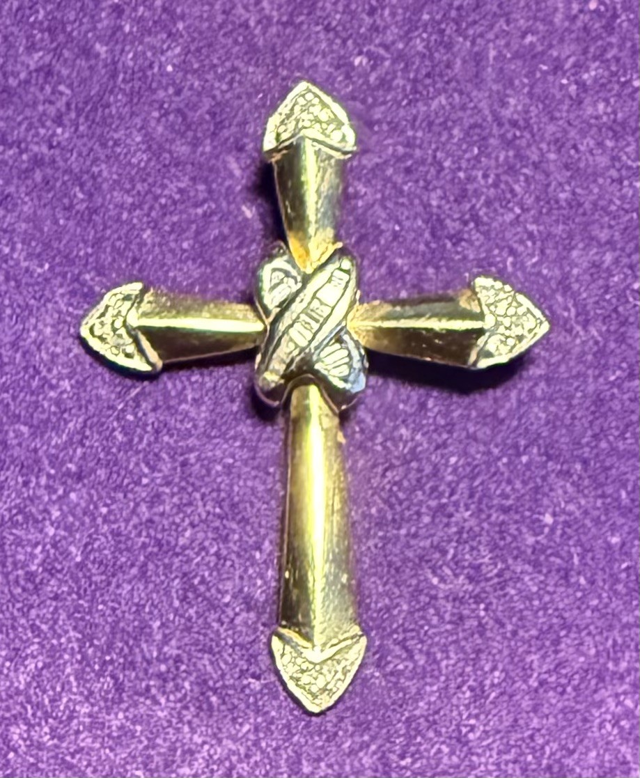10 KT Yellow Gold White .33cttw Diamond Studded Cross 1.85 Gram